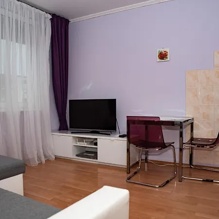 Lovely One Bedroom דירה