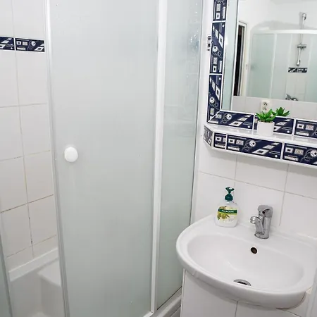 Lovely One Bedroom דירה Nové Zámky