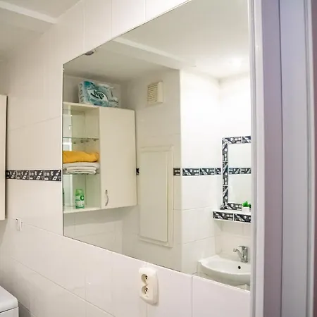 דירה Lovely One Bedroom