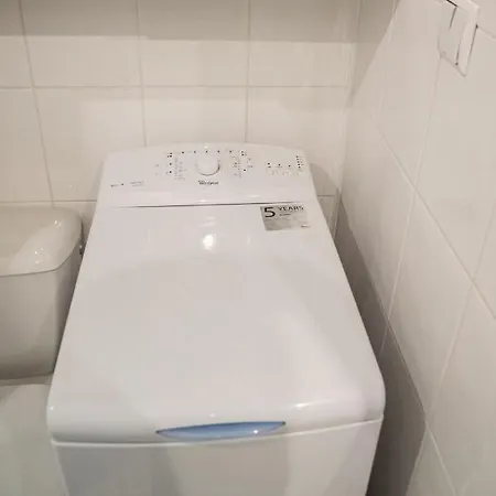 Lovely One Bedroom דירה Nové Zámky